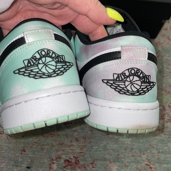 Worn once - Air Jordan 1 Low SE - White - Mint Foam - Black - Picture 7 of 9